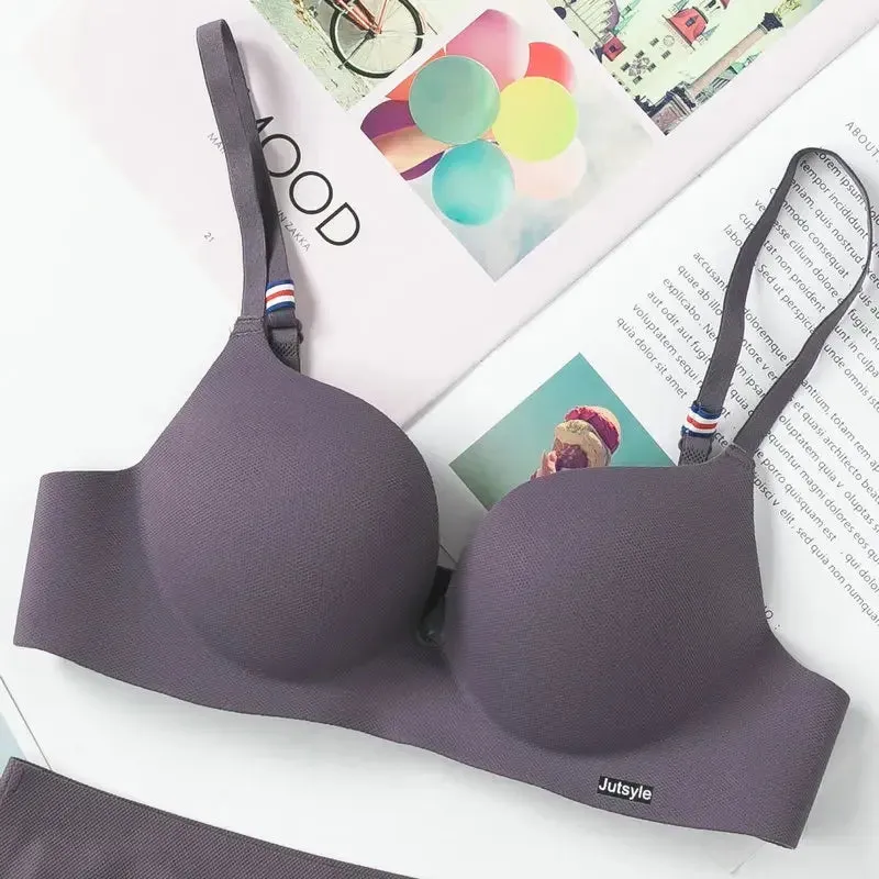 One Piece Sexy Seamless Small Chest Special Gathering Underwear Women's Thick Cup Non Steel Ring Girl Adjustable Bra