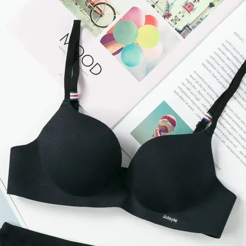 One Piece Sexy Seamless Small Chest Special Gathering Underwear Women's Thick Cup Non Steel Ring Girl Adjustable Bra