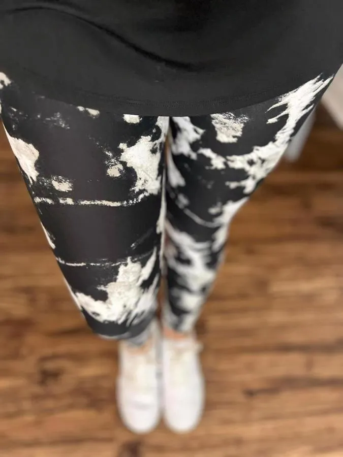 Witchful Thinking - Halloween Leggings: Black White Tie Dye